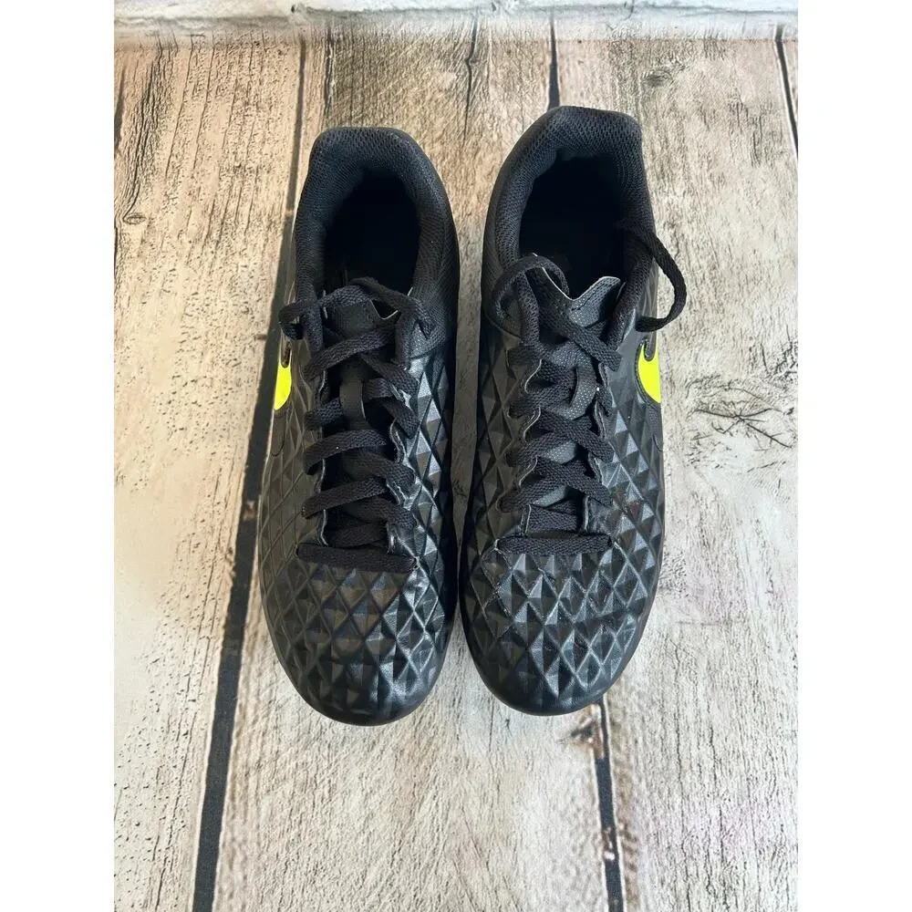 NIKE Kids Unisex Tiempo Legend 8 Football/Soccer Cleats / Size: 3Y